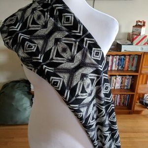 Lularoe Aztec print leggings